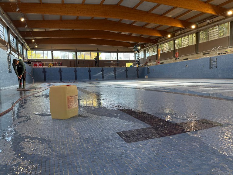 Figueres comienza las reformas en las piscinas municipales para mejorar sus instalaciones